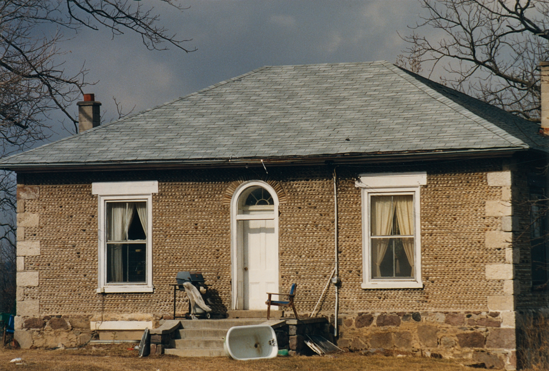 Bra-11 24 Barker St 2